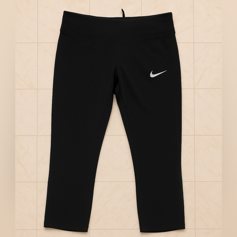 Women’s Nike Dri-Fit Black Capri Pants Athletic Performance Size Small